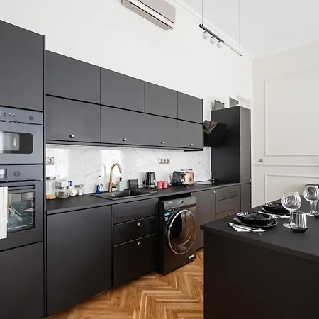Apartment Styled Close To The River Danube. Budapest